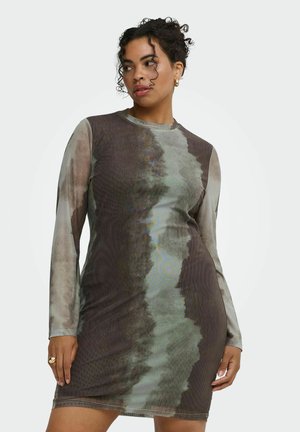 ONLY Carmakoma, DRESS CARJUNGLE SHORT DRESS - Robe droite - north atlantic