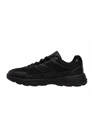 Chaussure de sport noire avec une tige en mesh et des superpositions en synthétique, profil bas, semelle texturée et une marque minimaliste sur le côté.