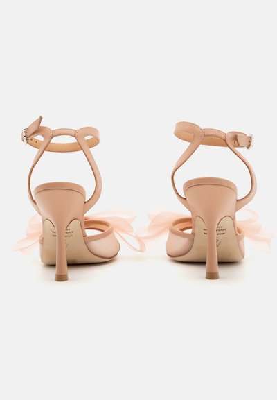 Stuart Weitzman BLUSHING BOW - Sandale - ginger