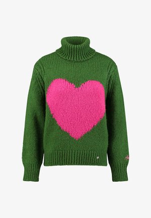 Zielony sweter dzianinowy z wysokim dekoltem, z dużym różowym wzorem serca na przodzie oraz ściągaczami przy mankietach i u dołu.