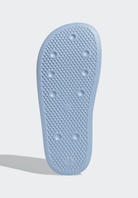 adidas Originals ADILETTE LITE - Chinelos de piscina - blue