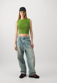 JDY JDYCIRKELINE CROP - Top - piquant green