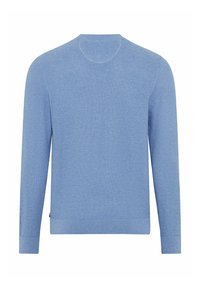 Hellblauer Strickpullover mit rundem Ausschnitt, langen Ärmeln und gerippten Bündchen. Die Textur ist glatt mit einem subtilen Muster.