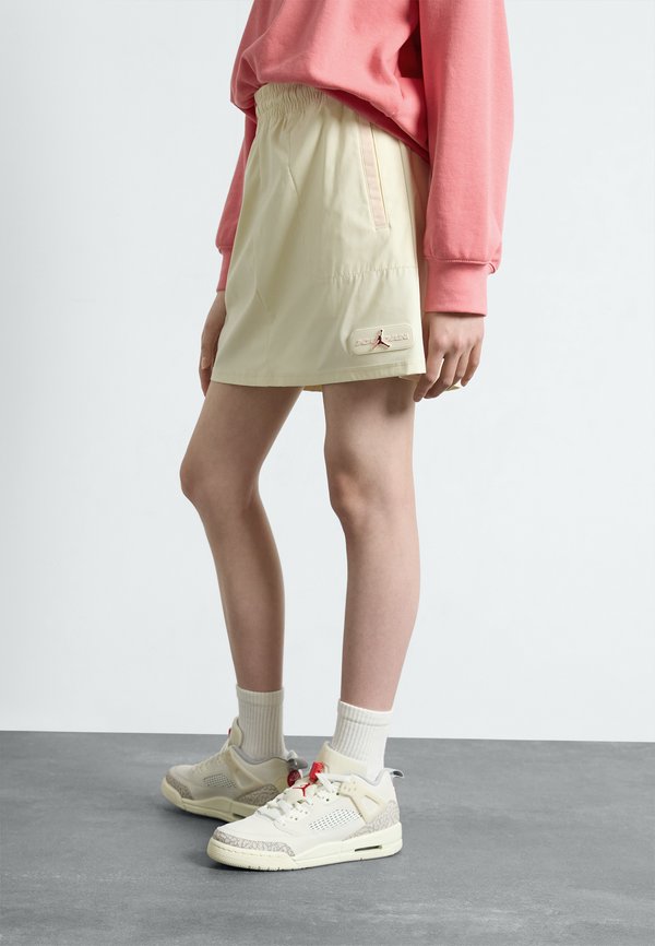 CRAFTED UTILITY SKORT - Shorts - coconut milk