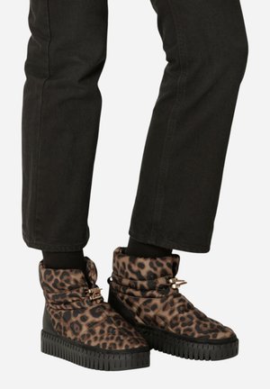 Snowboots  - brown panthera print black