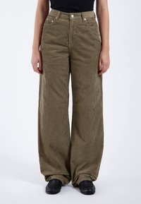 Ikke valgt, dust green cord