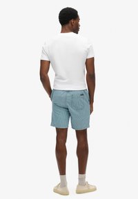 Superdry & Co BERMUDA - Shorts - washed indigo chalk stripe