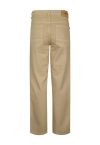 Pantalon beige à jambes larges avec une taille haute, deux poches arrière, des détails de couture subtils et un patch en cuir sur la ceinture arrière.
