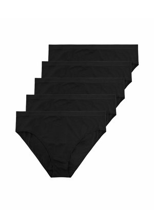 Cinco calzoncillos negros estilo slip dispuestos en una pila escalonada sobre un fondo blanco.