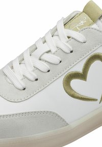 Marco Tozzi BY GUIDO MARIA KRETSCHMER - Zapatillas - white lime