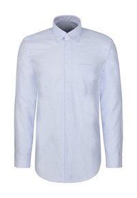 Chemise bleu clair à manches longues avec boutons, col boutonné et poche poitrine, présentée sur fond blanc.