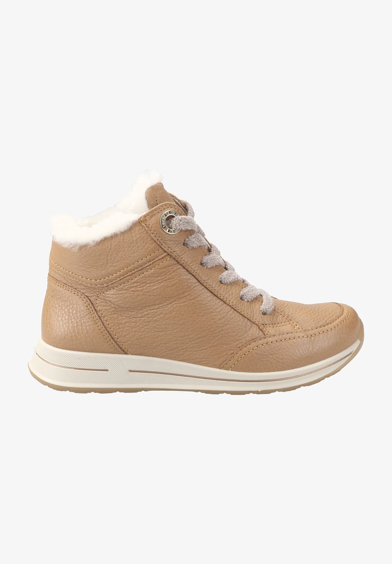 TAN leren hoge sneaker met een witte faux bont voering, lichtgrijze veters en een gevoerde zool met een gestructureerde uitstraling.