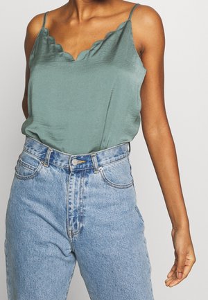 Top - green
