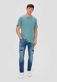 s.Oliver MIT GARMENT DYE - T-shirt print - petrol