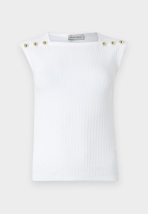 Fehér bordázott ujjatlan felső, három arany körgombbal a bal vállon. Simább anyagból készült, testhezálló fazonban.