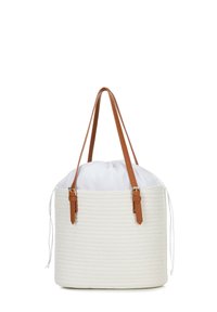 Borsa a tracolla intrecciata bianca con parte superiore regolabile e spallacci in pelle marrone. Forma circolare, texture morbida e dettagli di cucitura sottili.