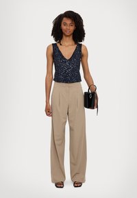 Max Mara Leisure BONN - Hlače - tortora