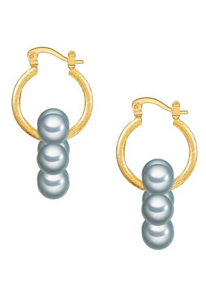 Guld hoops øreringe med tre stabler af blå perler, en tekstureret, vævet finish på hoopen og en lås med lever.