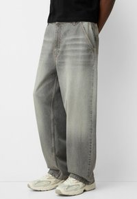 Bershka Jeans relaxed fit - light grey