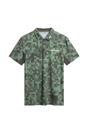 Polo à manches courtes camouflage pixelisé vert et gris foncé avec logo J.Lindeberg sur la poitrine et col à boutons.