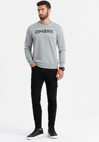 Ombre OM-SSPS-0181 - Mikina - light grey melange