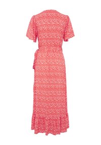Rotes Wickelkleid mit kurzen, schwingenden Ärmeln, das ein weißes abstraktes Muster aufweist, eine taillierte Taille hat und einen volanten Saum bis zum Knöchel hat.