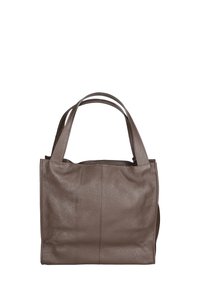 Sac en cuir marron avec une texture granuleuse, doté de deux poignées supérieures et d'un intérieur spacieux. Design simple avec des détails de couture subtils.