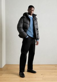 Thumbnail Image 3