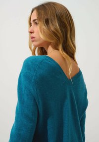 Authentic Cashmere COL V DEVANT ET DOS - Stickad tröja - mottled duck