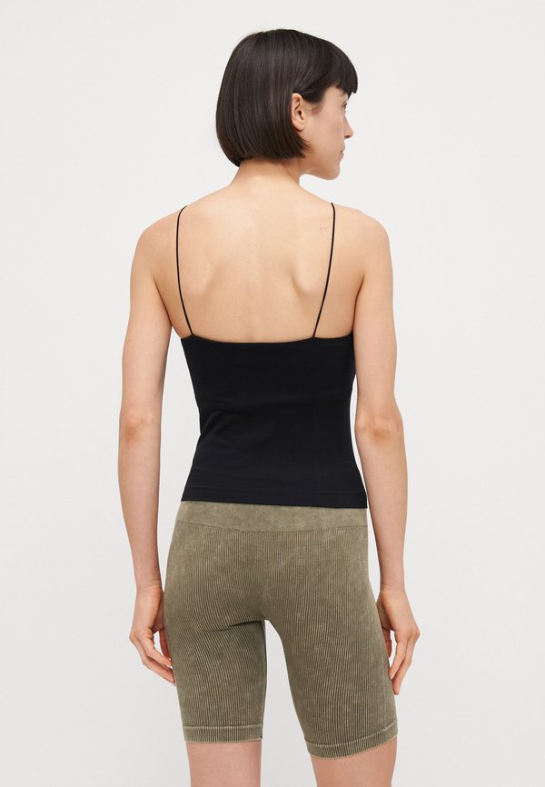 ONLBELLA SEAMLESS PADDED  - Undershirt3