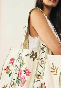 Next QUILTED SHOULDER - Handväska - neutral floral