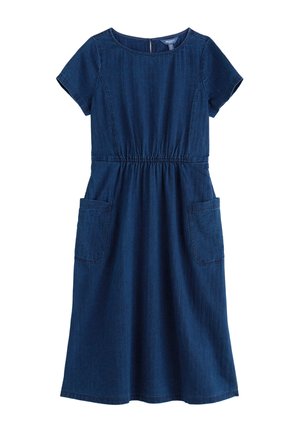 Tamsiai mėlyna džinsinė midi suknelė trumpomis rankovėmis, apvalia iškirpte, elastine liemene, dviem priekinėmis kišenėmis ir užtrauktuku nugaroje.