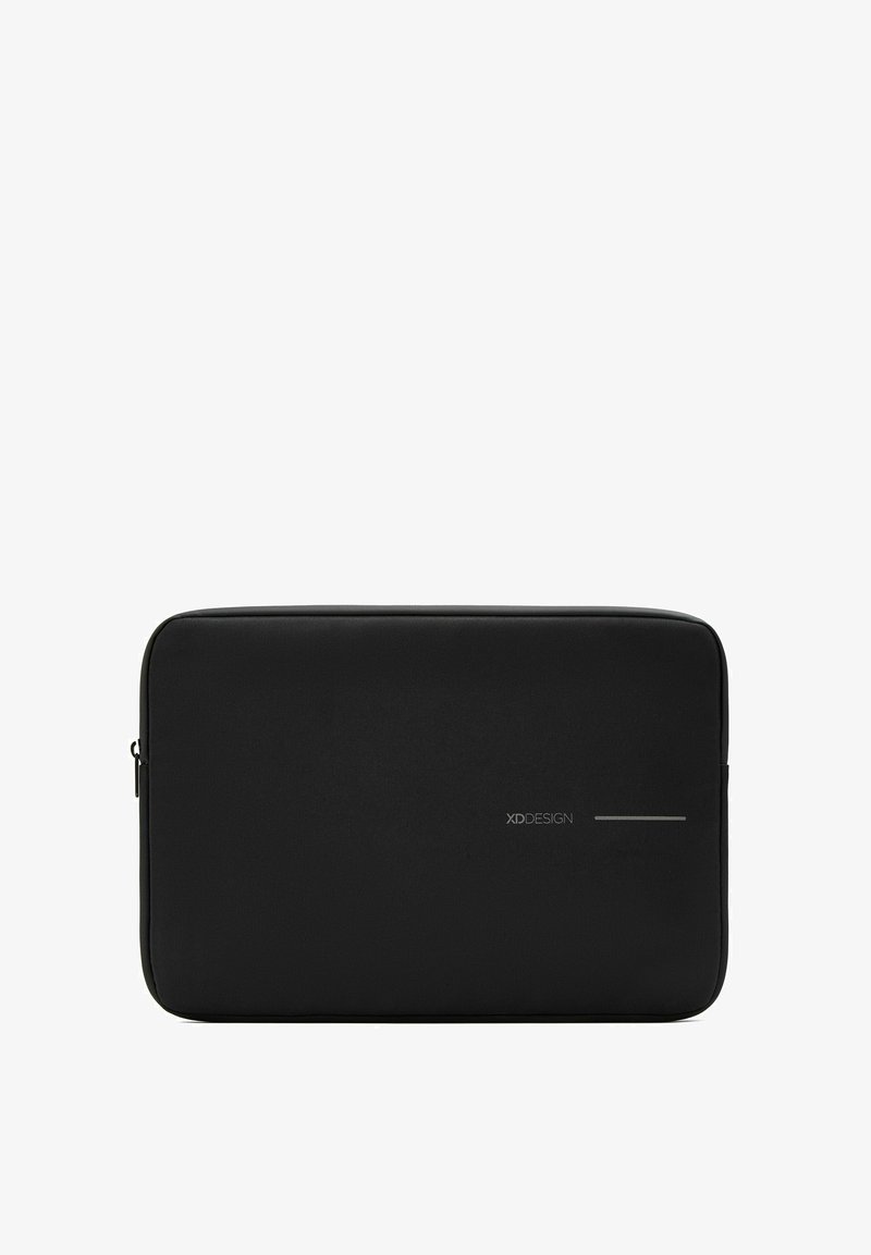 Schwarz Laptop-Hülle mit strukturiertem Äußeren, dünner silberner Akzentlinie und Reißverschluss. Bietet ein minimalistisches Design zum Schutz des Geräts.