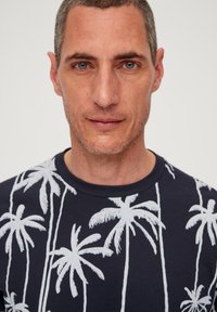 s.Oliver AUS REINER  - T-shirt z nadrukiem