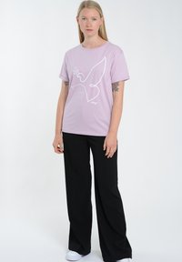 Maze PEACE - T-shirts print - violet breeze