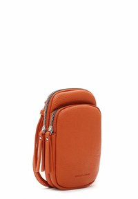 Emily & Noah Handytasche - terra