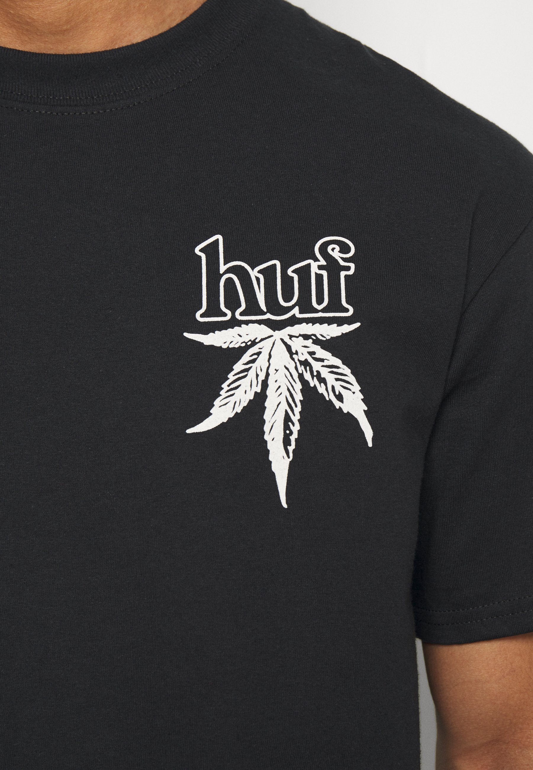 HUF FOUR AND TWENTY TEE T shirts med print black HUF FOUR AND TWENTY TEE - T-shirts med print - black