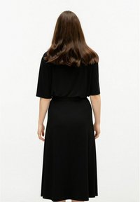 Atelier Kajsa Omlottkjol - black