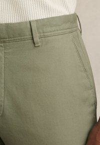 Reiss Chinos - khaki green