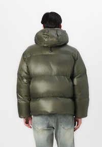 LOW LIGHTS STUDIOS® LYNX PUFFER JACKET UNISEX - Ziemas jaka - khaki