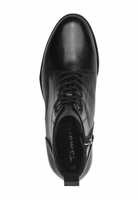 Bottine en cuir noir avec lacets, finition lisse, bout rond et couture décorative. Fermeture éclair sur le côté pour un enfilage facile. Doublure intérieure texturée.