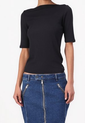 Calvin Klein, T-shirt basic