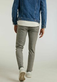 CHASIN' Chino kalhoty - grey