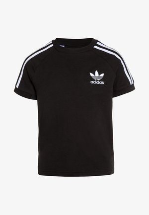 T-shirt in cotone nero con maniche corte, scollatura rotonda e tre strisce bianche sulle spalle. Piccolo logo adidas bianco sul petto.