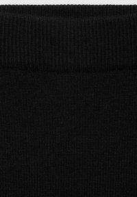 Mango Ozko oprijeto krilo - black