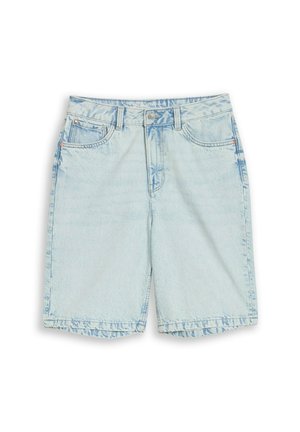 Short en jean bleu clair avec bouton devant, fermeture éclair, passants de ceinture et design cinq poches, posé à plat sur fond blanc.