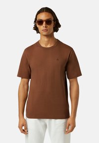 Scotch & Soda SEASONAL CORE REGULAR FIT LOGO - T-Shirt basic - braun