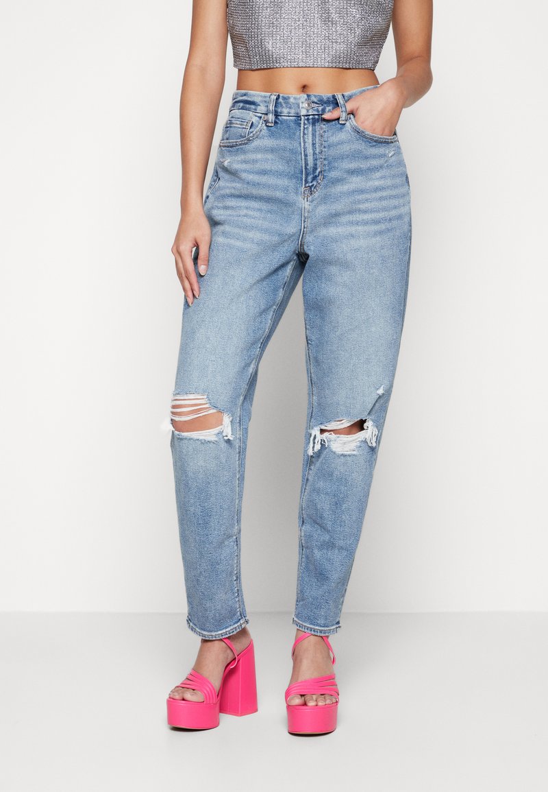 american eagle strigid curvy mom jeans