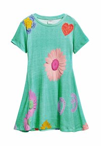 Grön kortärmad klänning med stor, färgglad blomster- och hjärtbroderi, med en utställd kjol och ribbad textur.