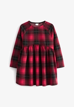 Vestido de manga larga en cuadros rojos y negros, con cintura fruncida, escote redondo y tela suave y texturizada.